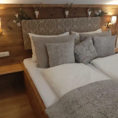 Bed and Breakfast Platzhirsch zur alten Wagnerei Saint Wolfgang Exterior foto