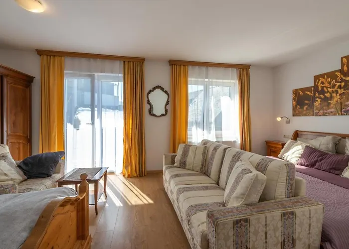 Platzhirsch Zur Alten Wagnerei Gaestehaus